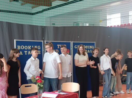 Przedstawienie w języku angielskim