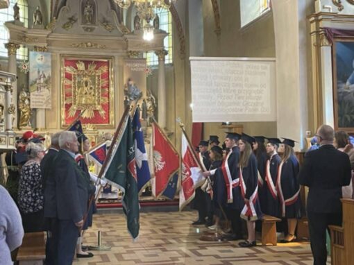 Udział naszego pocztu sztandarowego w gminnych obchodach Święta Konstytucji 3 Maja